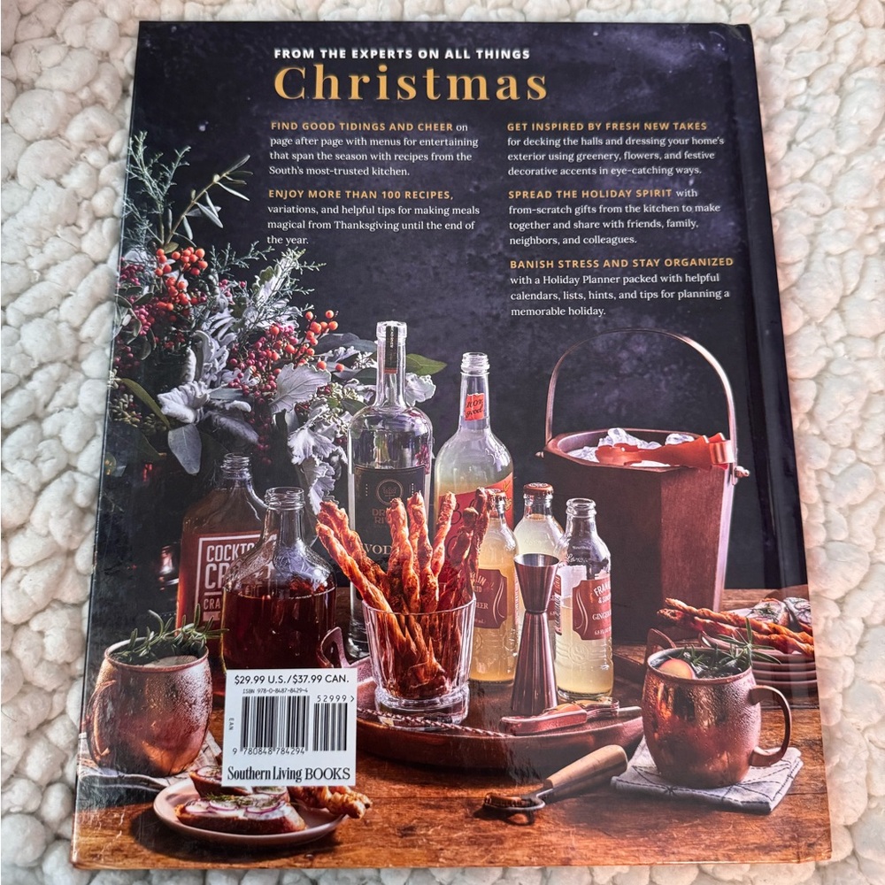 2021 Christmas with Southern Living Cookbook - Picture 2 of 3